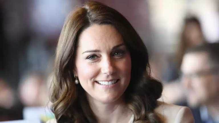 Kate Middleton, princesa de Gales, ofrece un informe sobre su estado de salud; revela que fue diagnosticada con cáncer, que se encuentra en tratamiento y se recupera