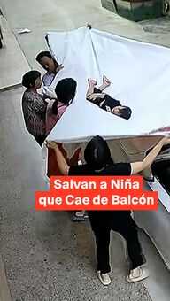 Foto: Vecinos Salvan a Niña que Cae de Balcón