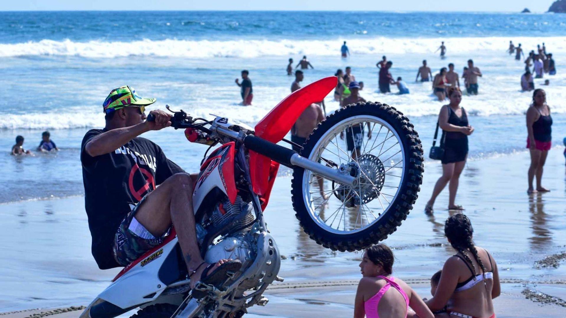 Así Disfrutan en Acapulco la Fiesta de Motociclistas 