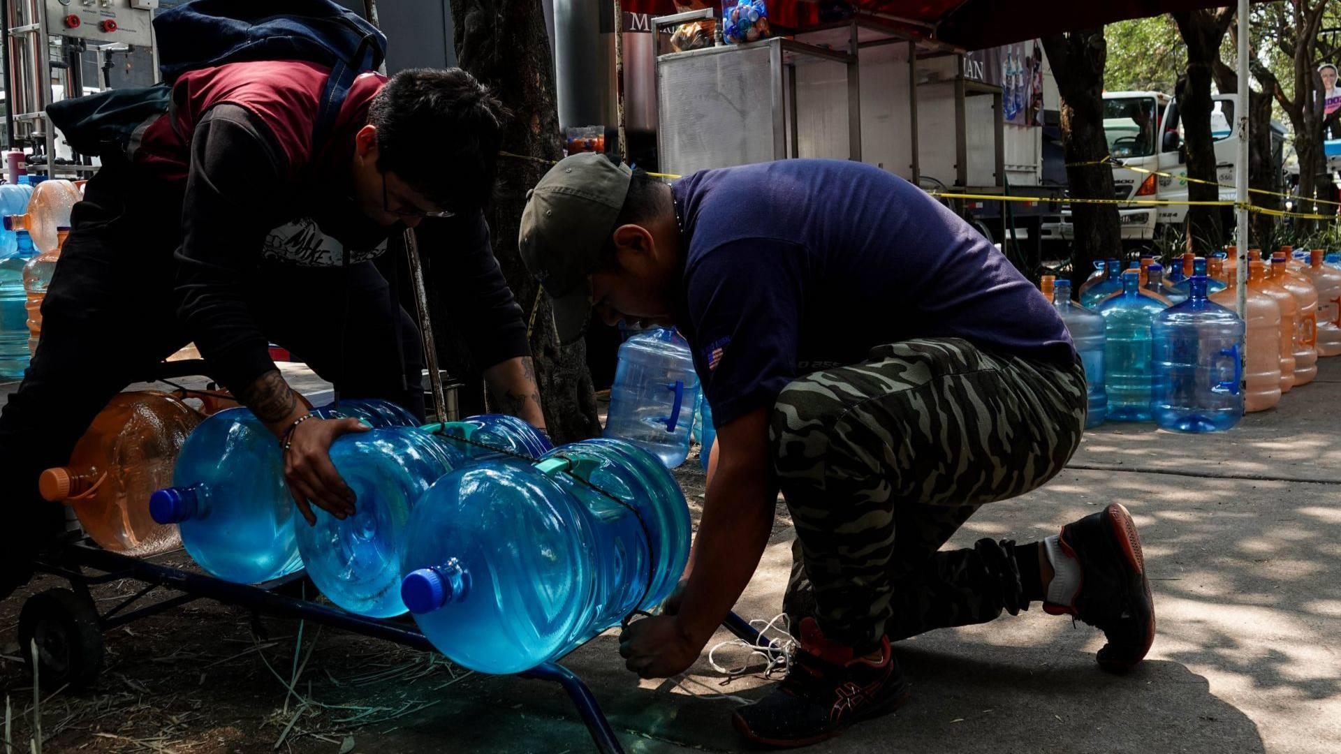 Vecinos de la Alcaldía Benito Juárez Denuncian que Continúa Llegando Agua Contaminada 