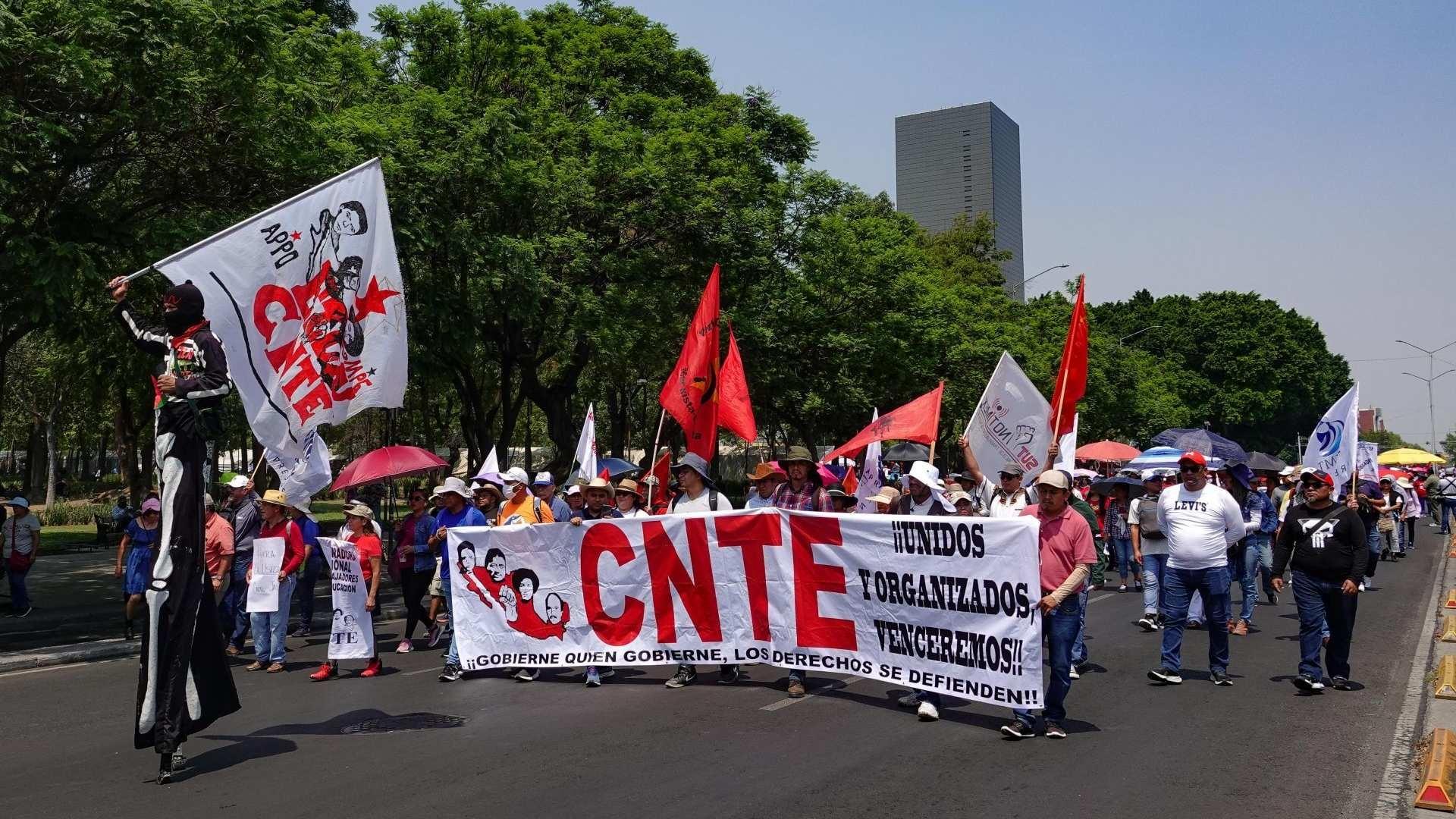CNTE Rechaza Propuesta de Aumento de AMLO y Continuará Manifestaciones