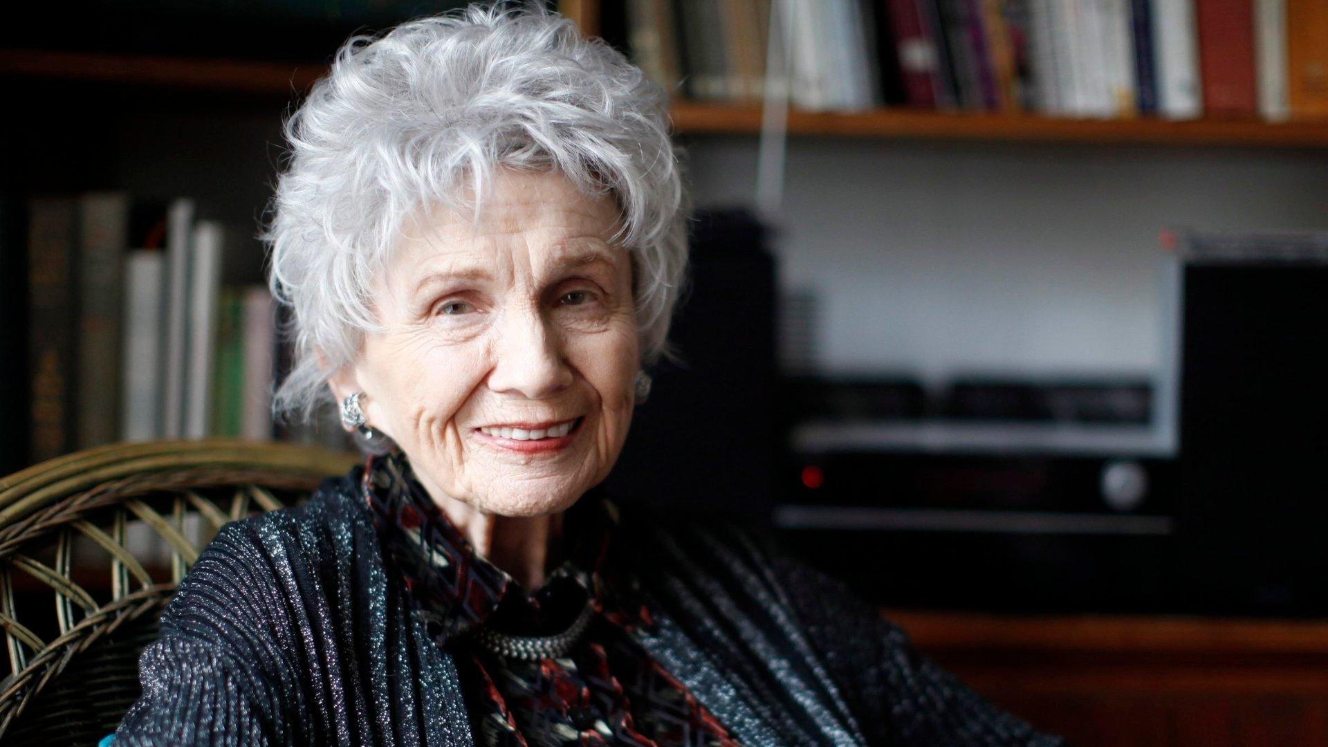 Muere la Escritora Alice Munro, Premio Nobel de Literatura