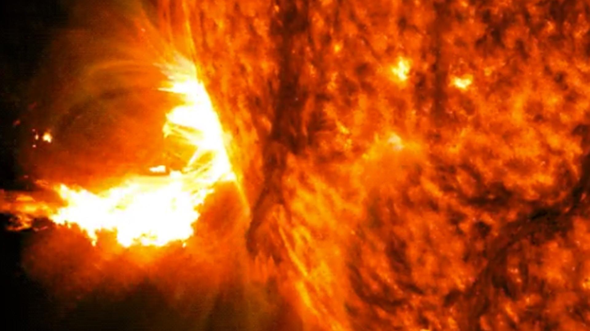 Video | NASA Muestra Momento en que el Sol Lanza Llamaradas