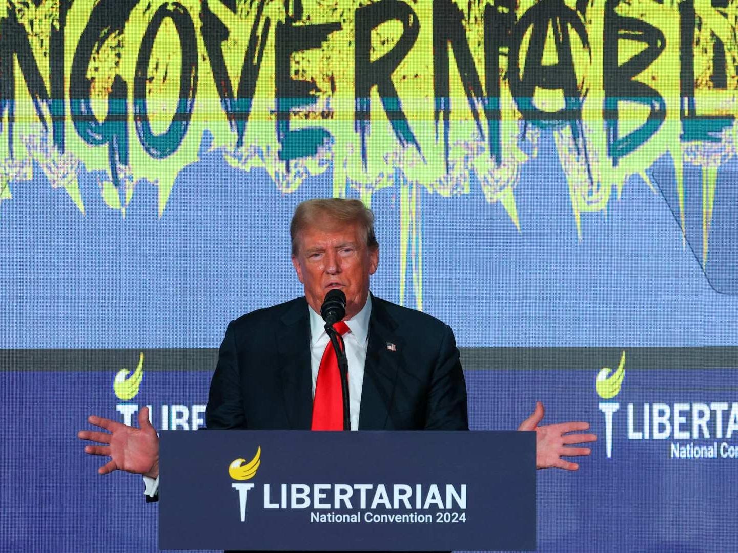 Abuchean e Interrumpen a Trump en Convención Nacional Libertaria