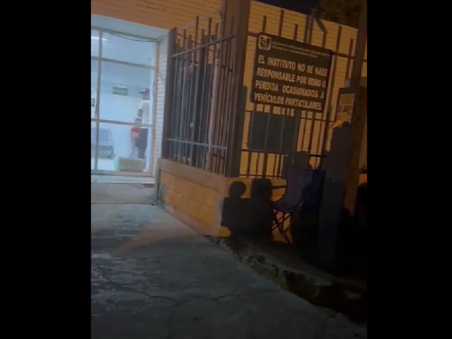 Hombre se Acuchilla en el IMSS tras No Recibir Atención Médica Luego de 4 Horas 