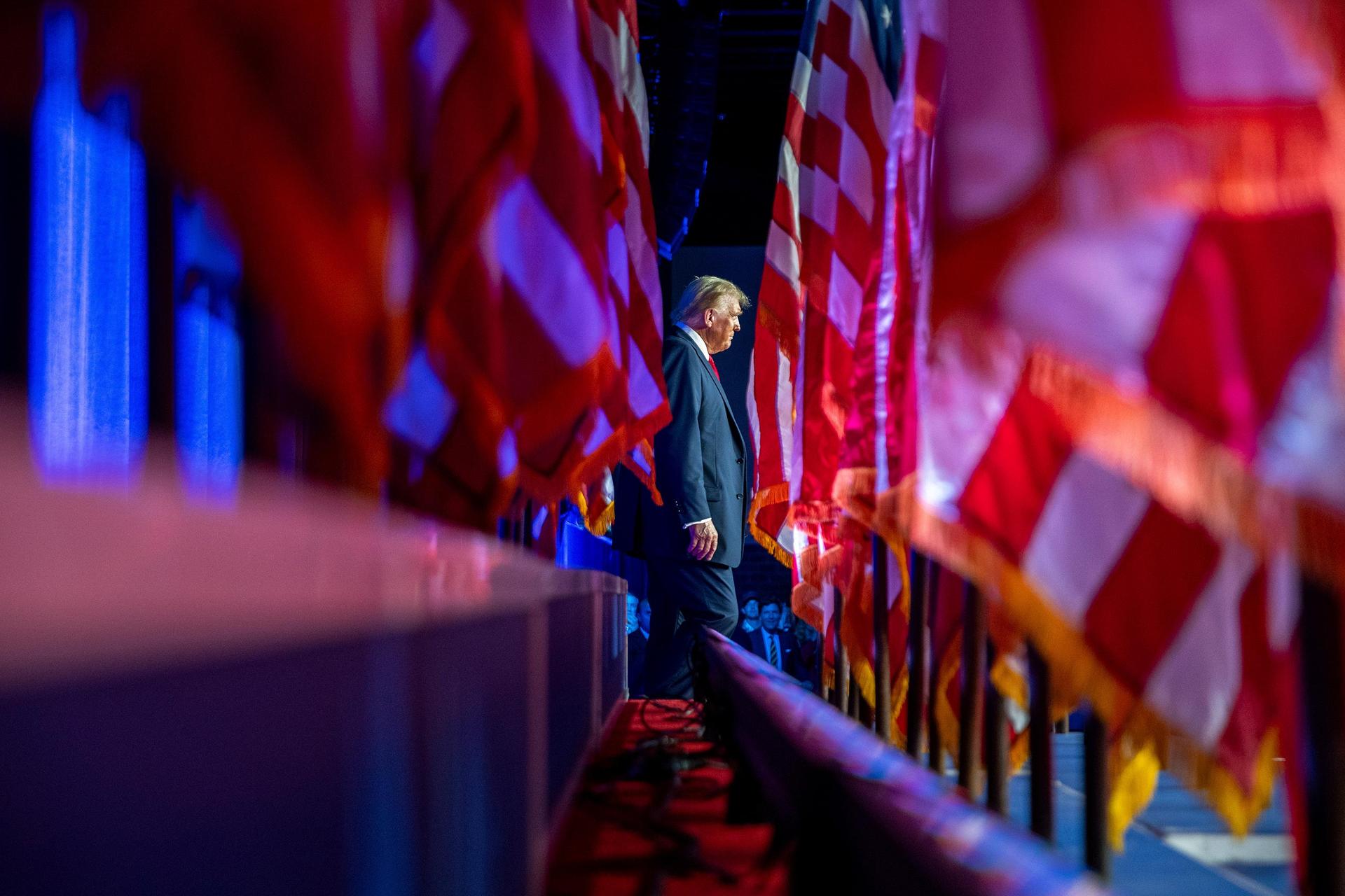 Donald Trump llega a la fiesta de celebración en la noche de la elección presidencial en Florida