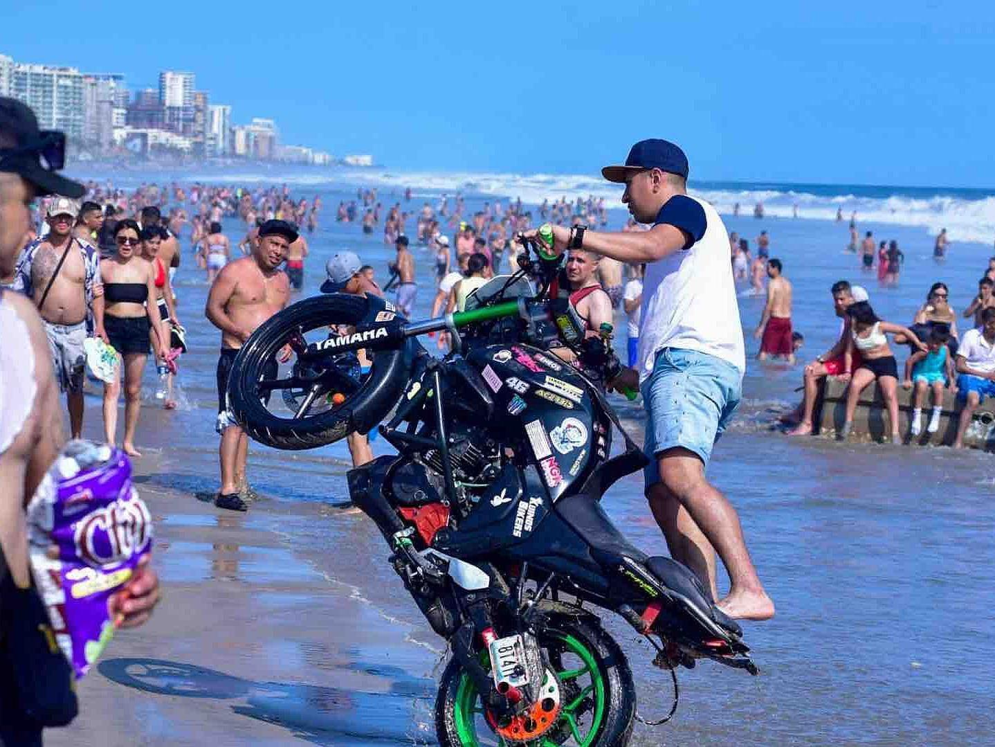 Foto: Sigue la Fiesta de Cientos de Motociclistas en Acapulco