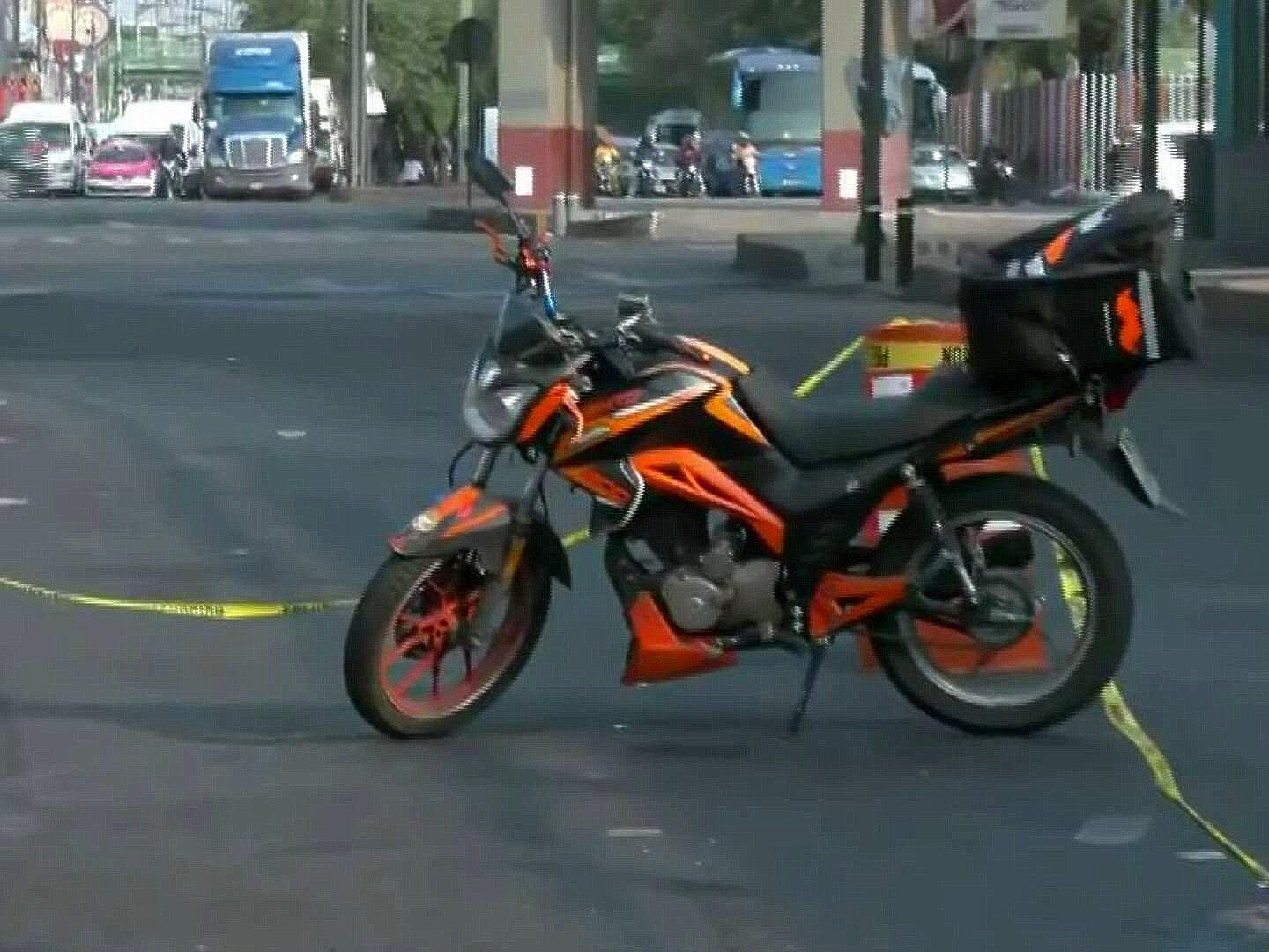 Foto: Muere Motociclista Sobre la Calzada Ignacio Zaragoza