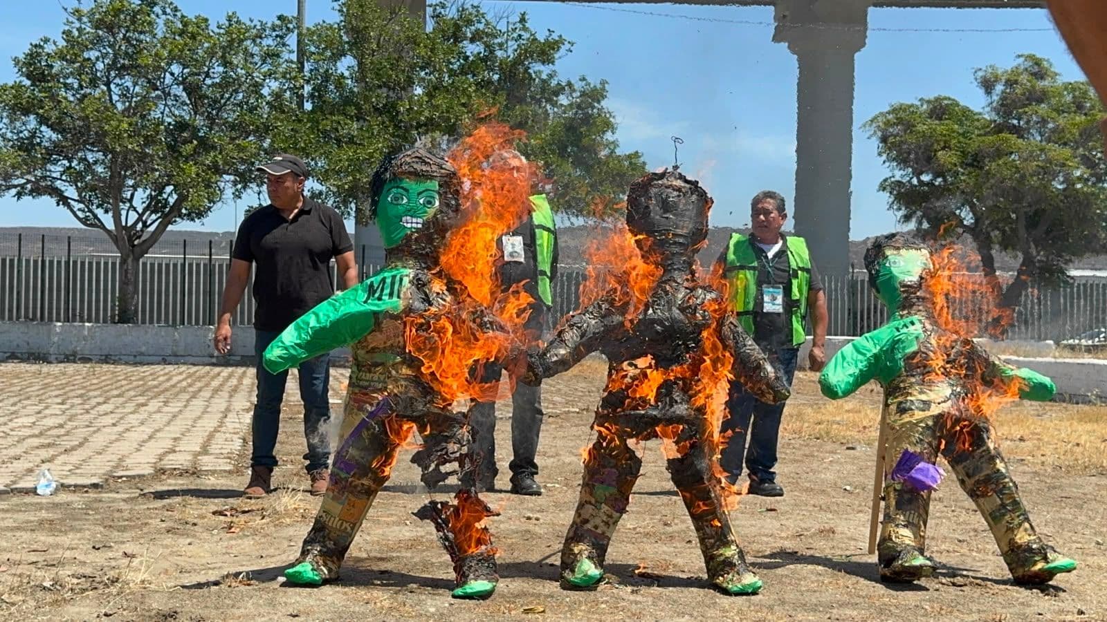 Queman Piñatas de ICE en Tijuana Durante Protesta Contra Políticas Migratorias de EUA