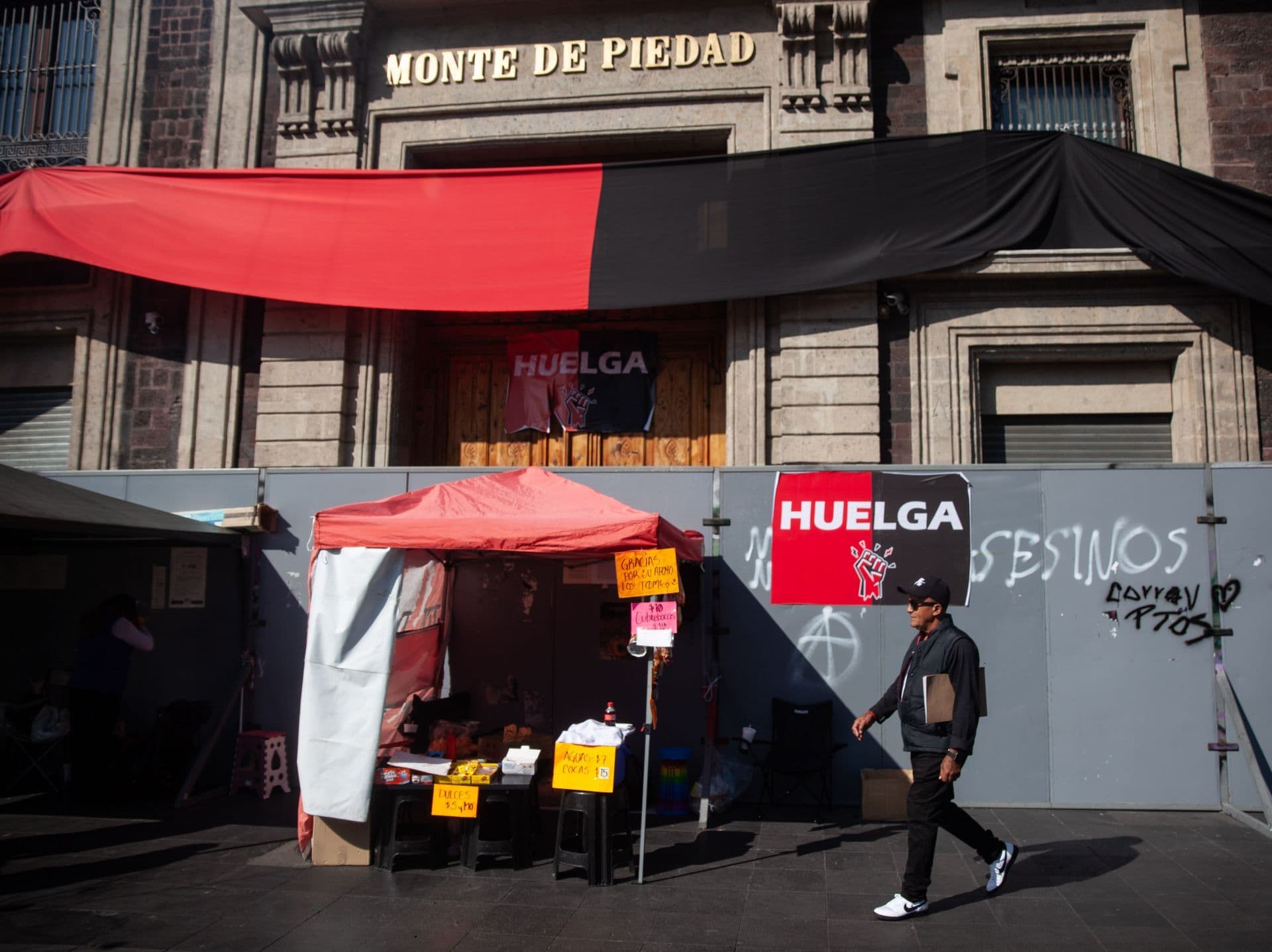 Dueño, Exigencias y Clientes Afectados: Claves de la Huelga en Nacional Monte de Piedad