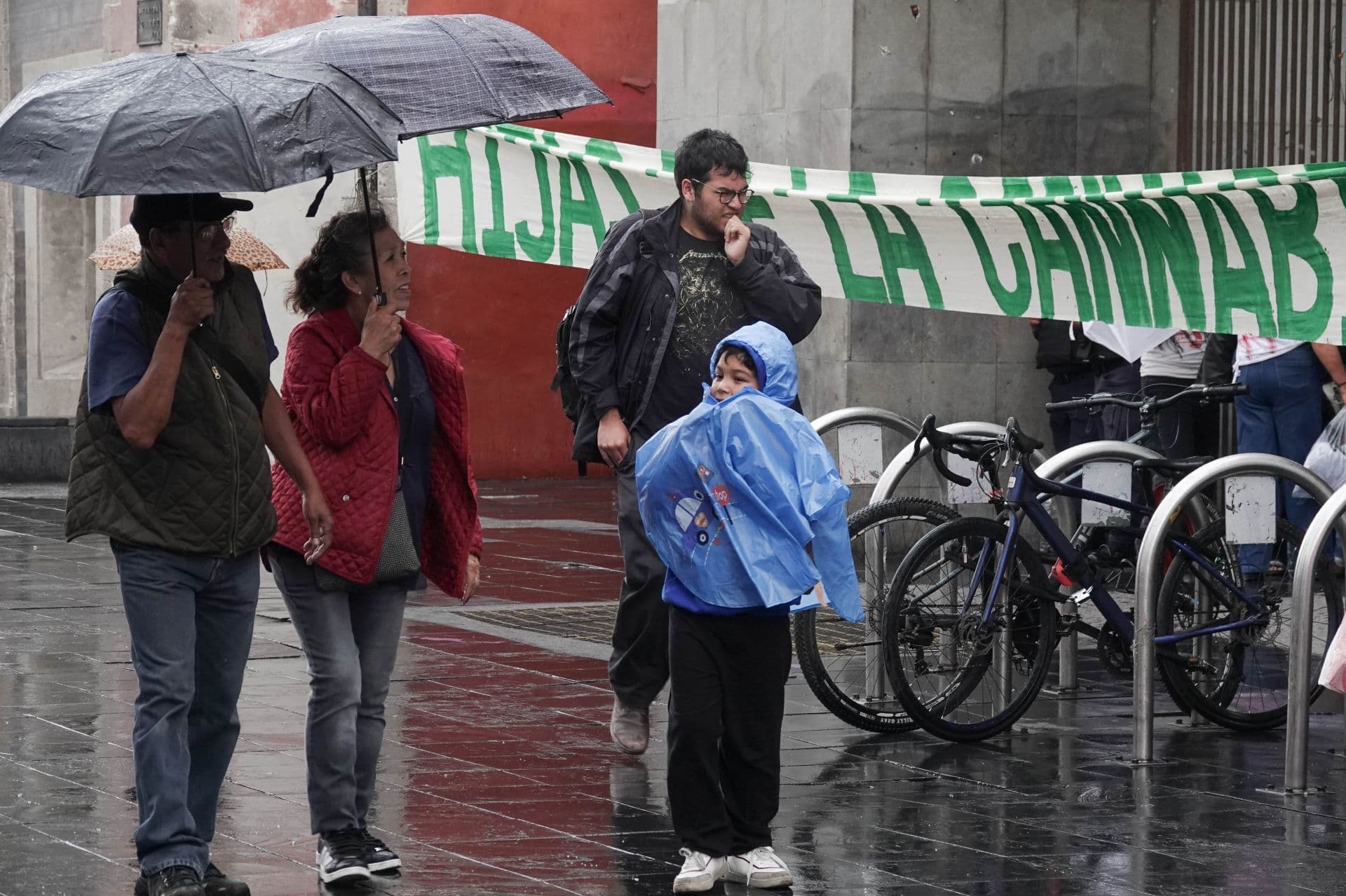 Las lluvias continúan en la capital. Foto: Cuartoscuro