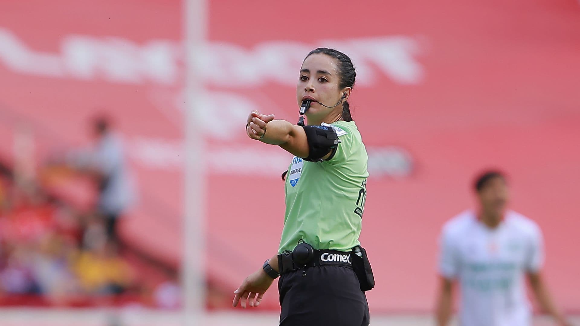 Katia Itzel García, la arbitra mexicana que hace historia.