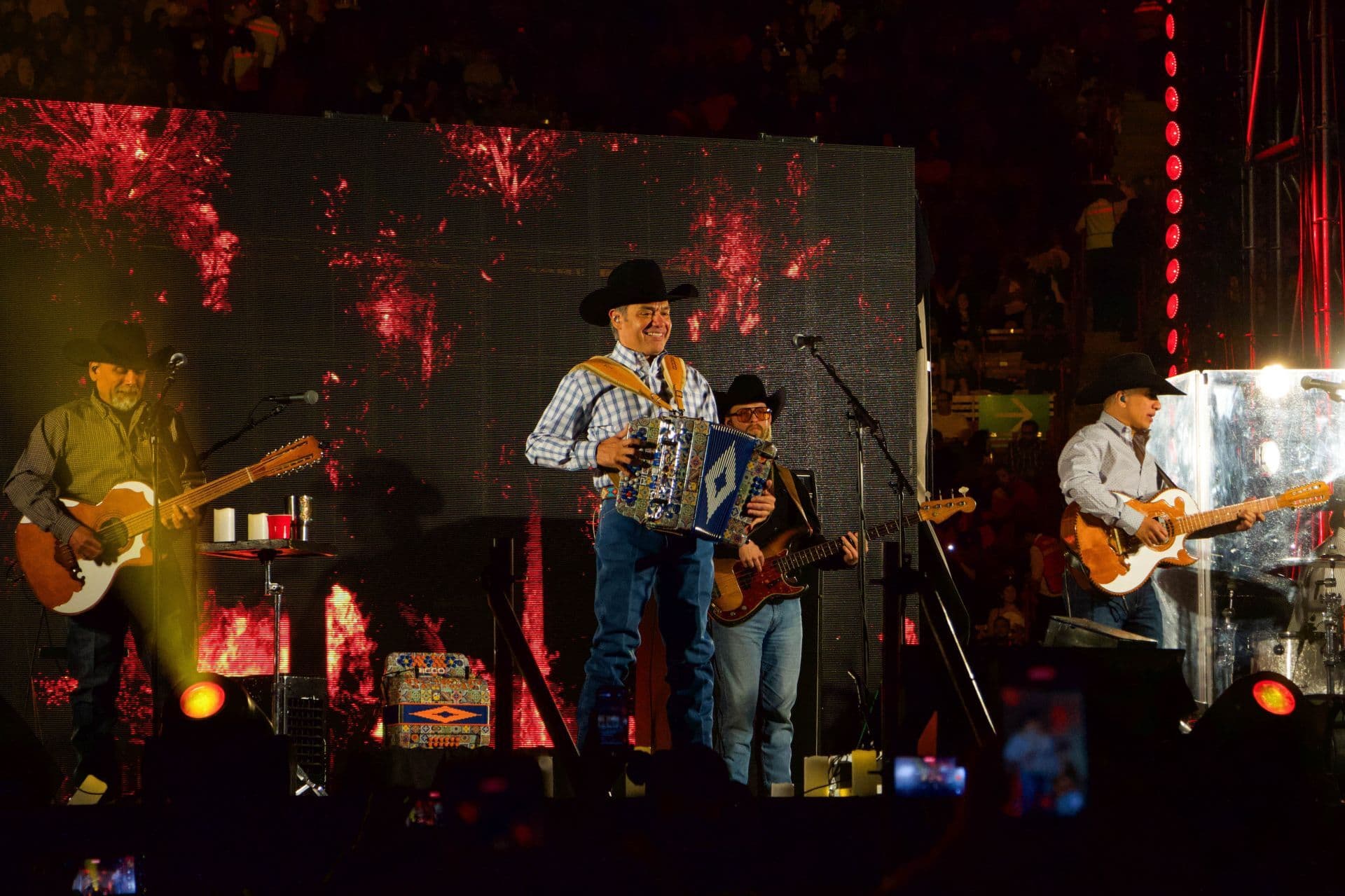 Entrevista Exclusiva N+: Intocable, Grupo que Engalanará Festejo Patrio en Zócalo CDMX