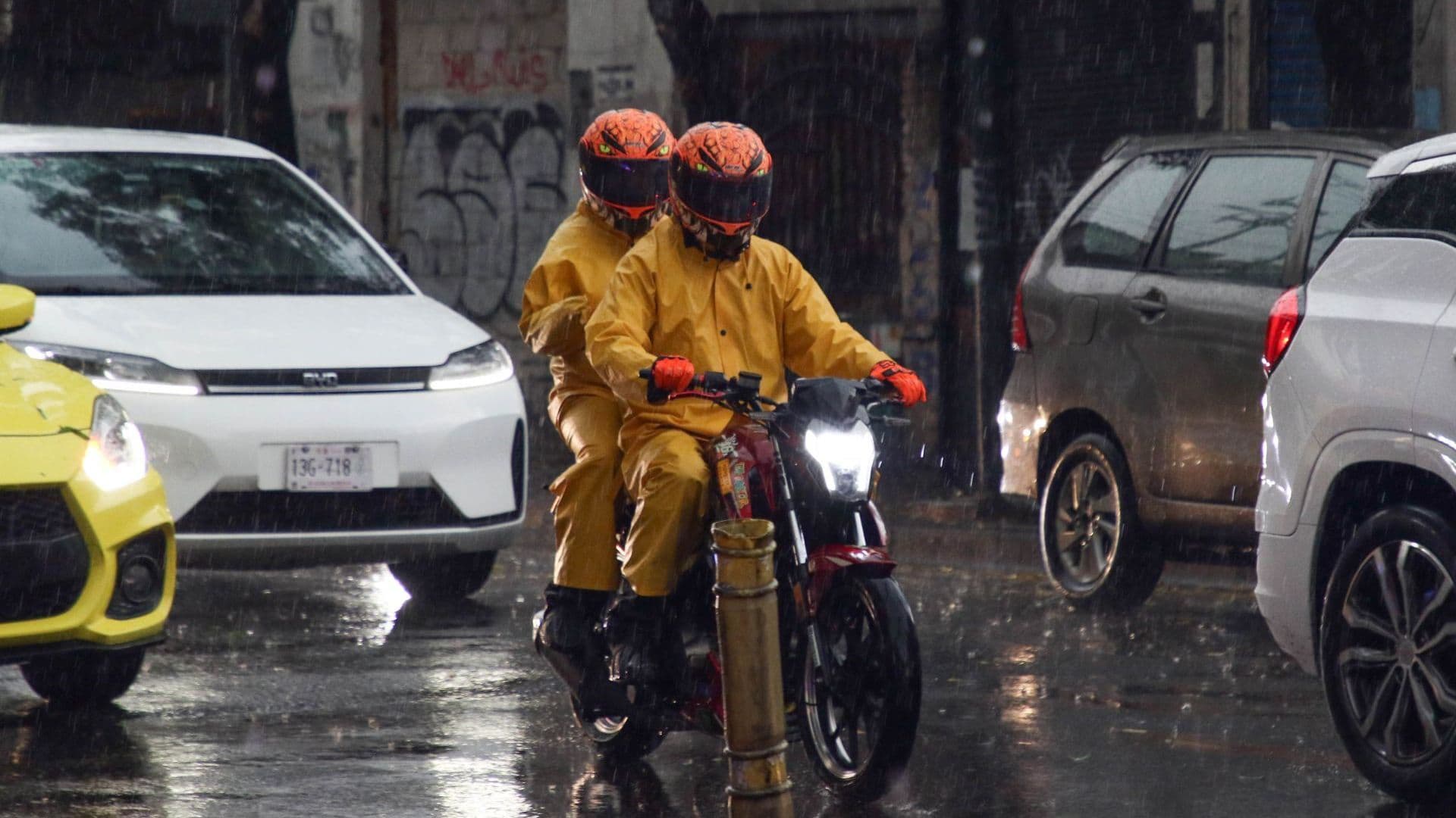 Continúan las fuertes lluvias en la capital. Foto: Cuartoscuro/ Archivo
