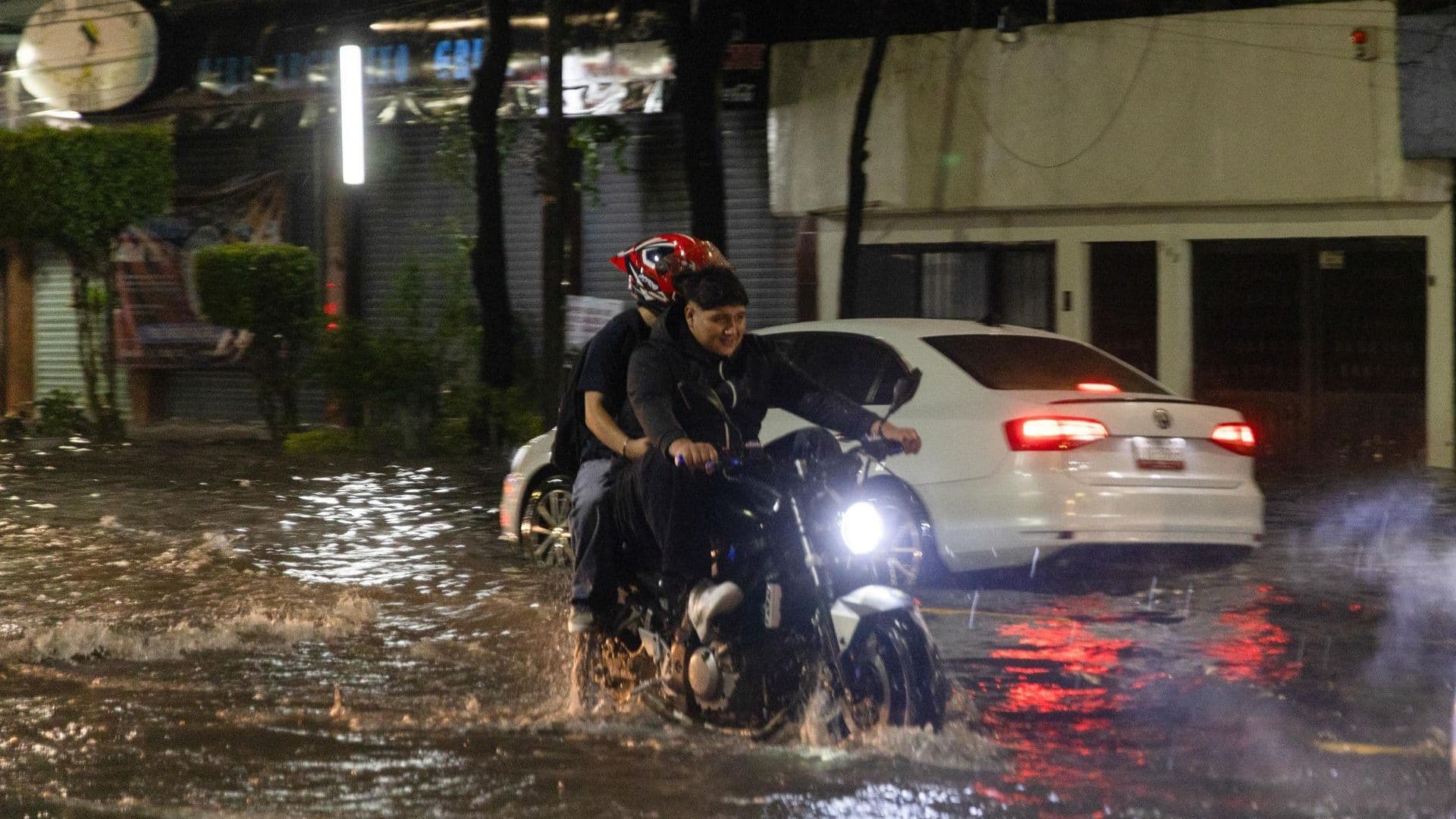 Activan Doble Alerta por Lluvias Fuertes y Caída de Granizo en CDMX; Alcaldías Afectadas