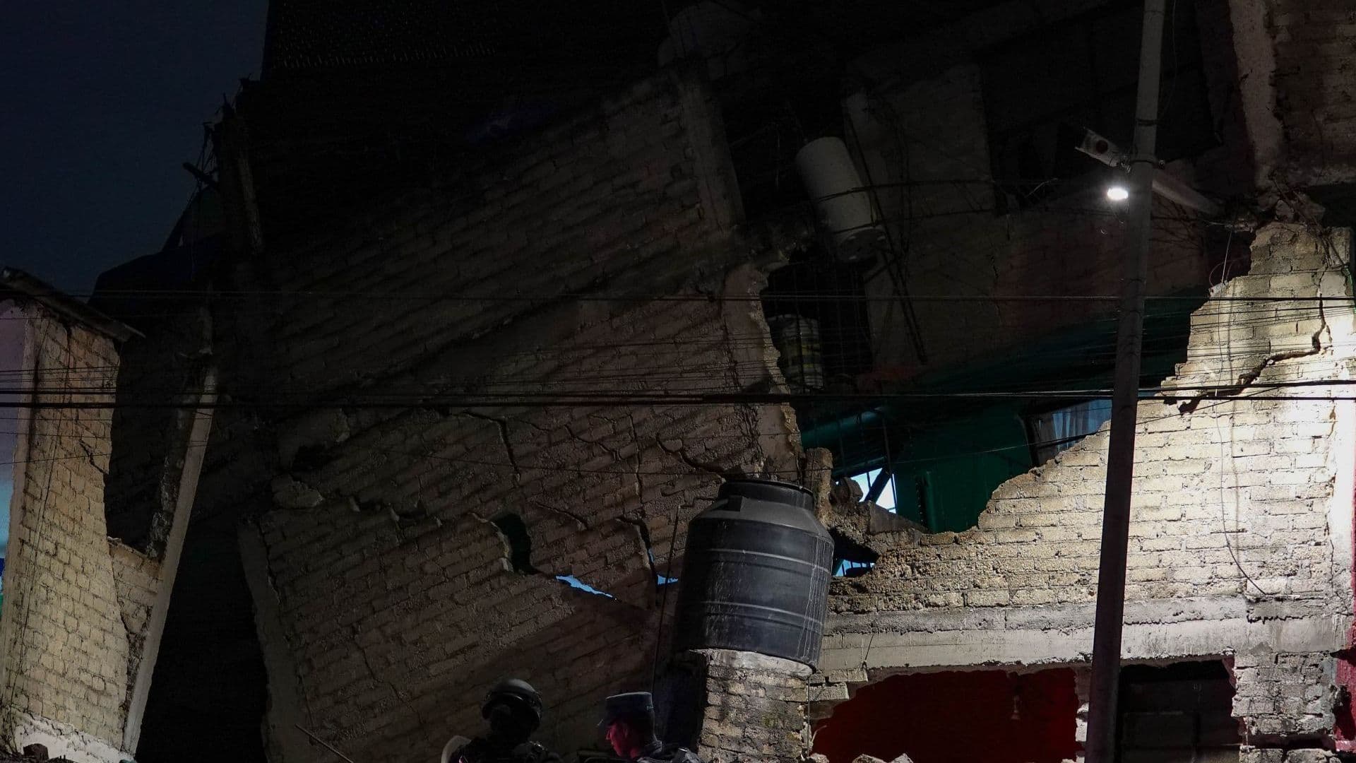Tras Explosión Cerca de Taquería en Álvaro Obregón, Demolerán Inmuebles por Daño Estructural