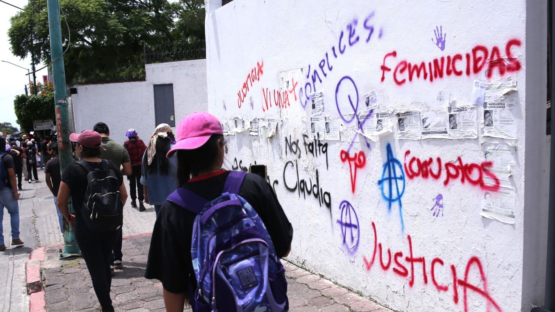 Estudiantes de la UAEM Morelos hacen pintas