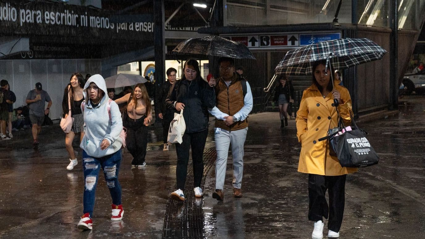 Activan Alerta Lluvia en Zona Centro, CDMX; Metro Activa Marcha de Seguridad en Líneas
