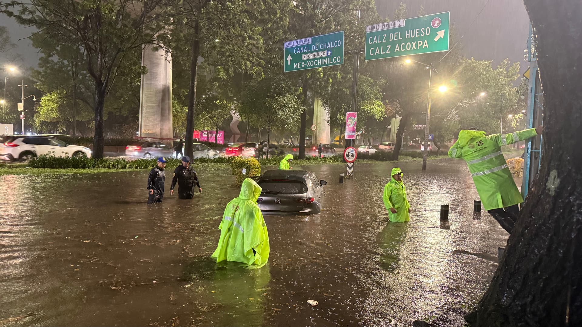 Lluvias en periférico y Tlalpan  · Paseo de la Reforma  | Silvana Flores