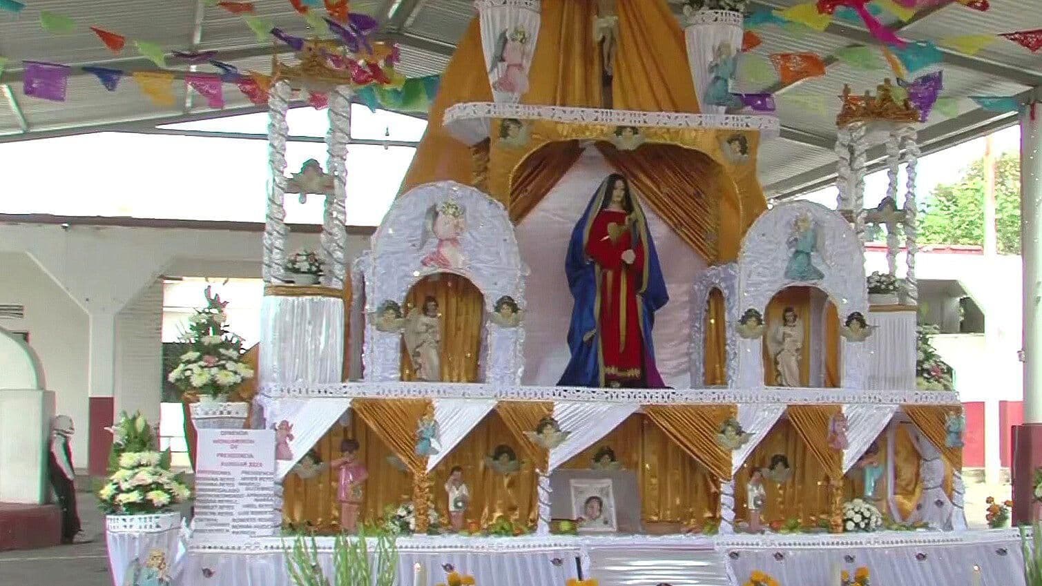 Muestran 33 Altares Tradicionales de Huaquechula en Puebla