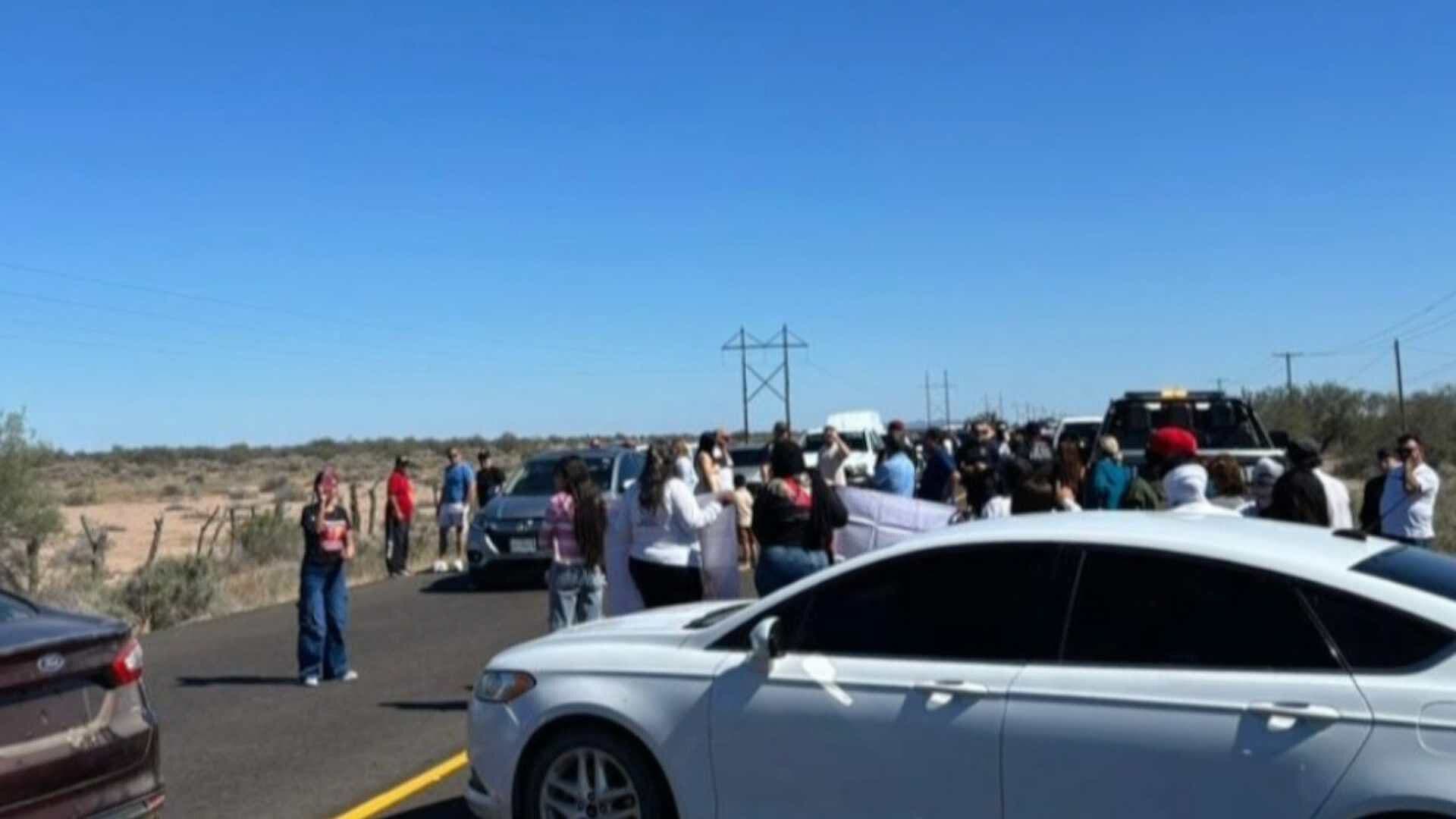 Madres Buscadoras de Sonora Bloquearon Carretera a Bahía de Kino en Hermosillo