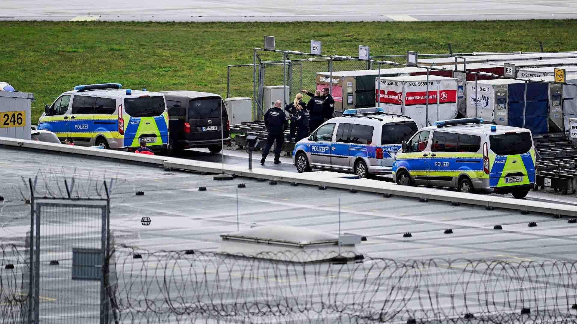 Arrestan a Hombre que Irrumpió el Aeropuerto de Hamburgo con su Hija como Rehén