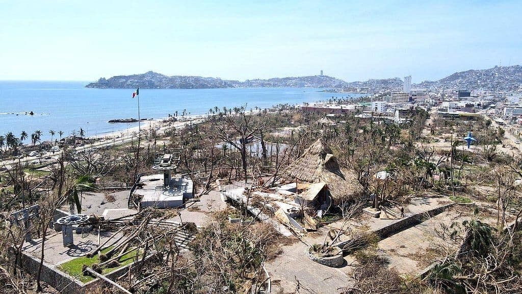Parque Papagayo Destruido por el Embate del Huracán Otis en Acapulco