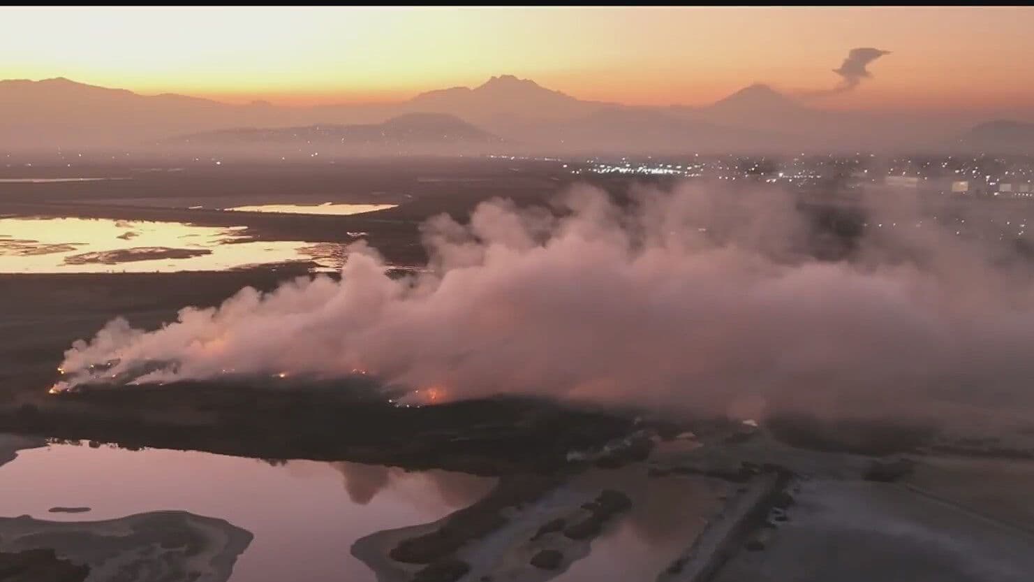 Así se Ve Desde el Aire el Enorme Incendio de Pastizal en Neza en Plena Contingencia