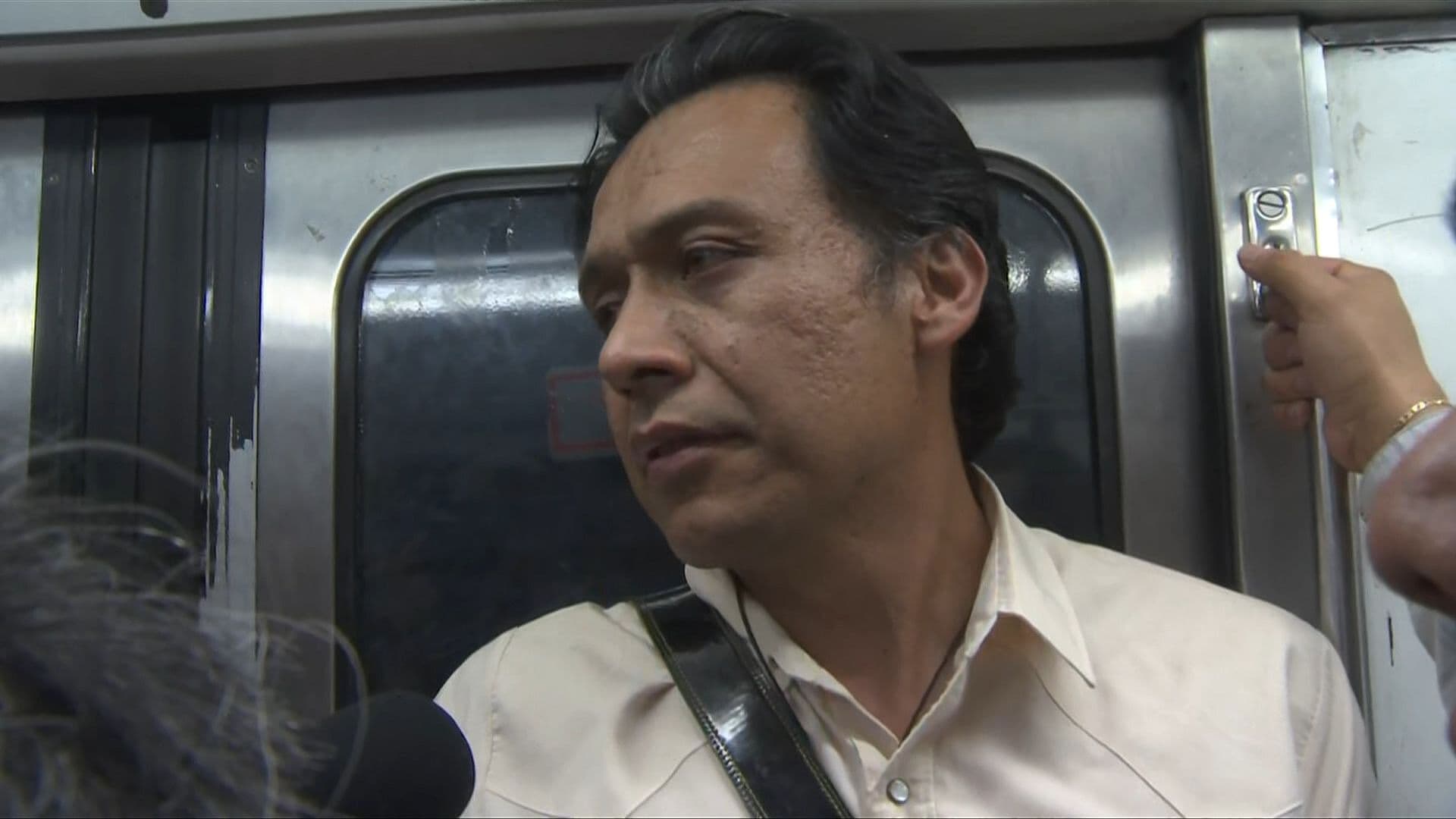 Video: Marx Arriaga Sale de sus Oficinas de la SEP y Toma el Metro CDMX