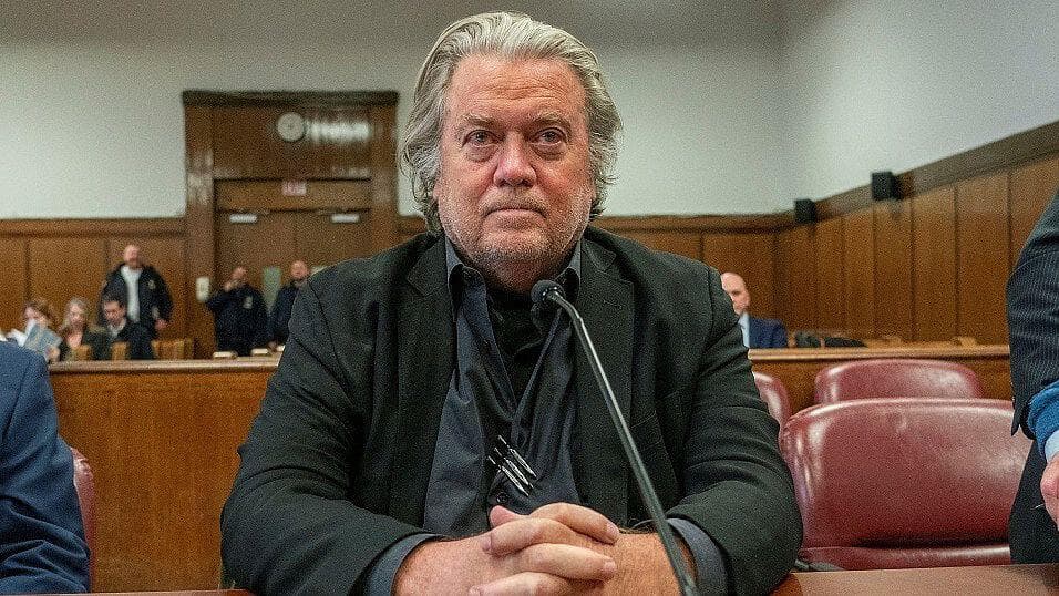 Steve Bannon Solicita Cambio de Abogado