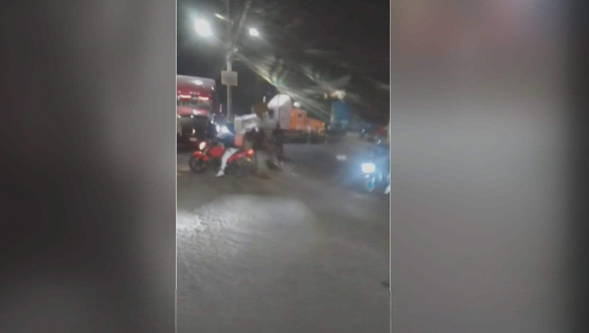 Noche de Bloqueos en Melchor Ocampo: Transportistas Colapsan el Tráfico hacia Zumpango