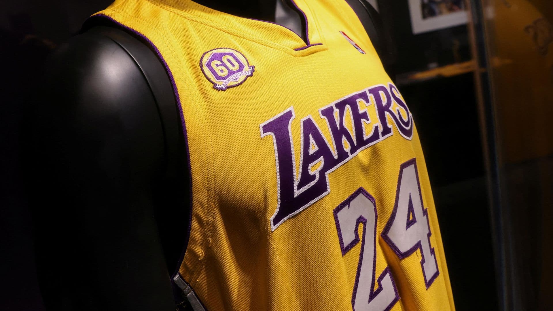 Subastan Camiseta de Kobe Bryant en Estados Unidos