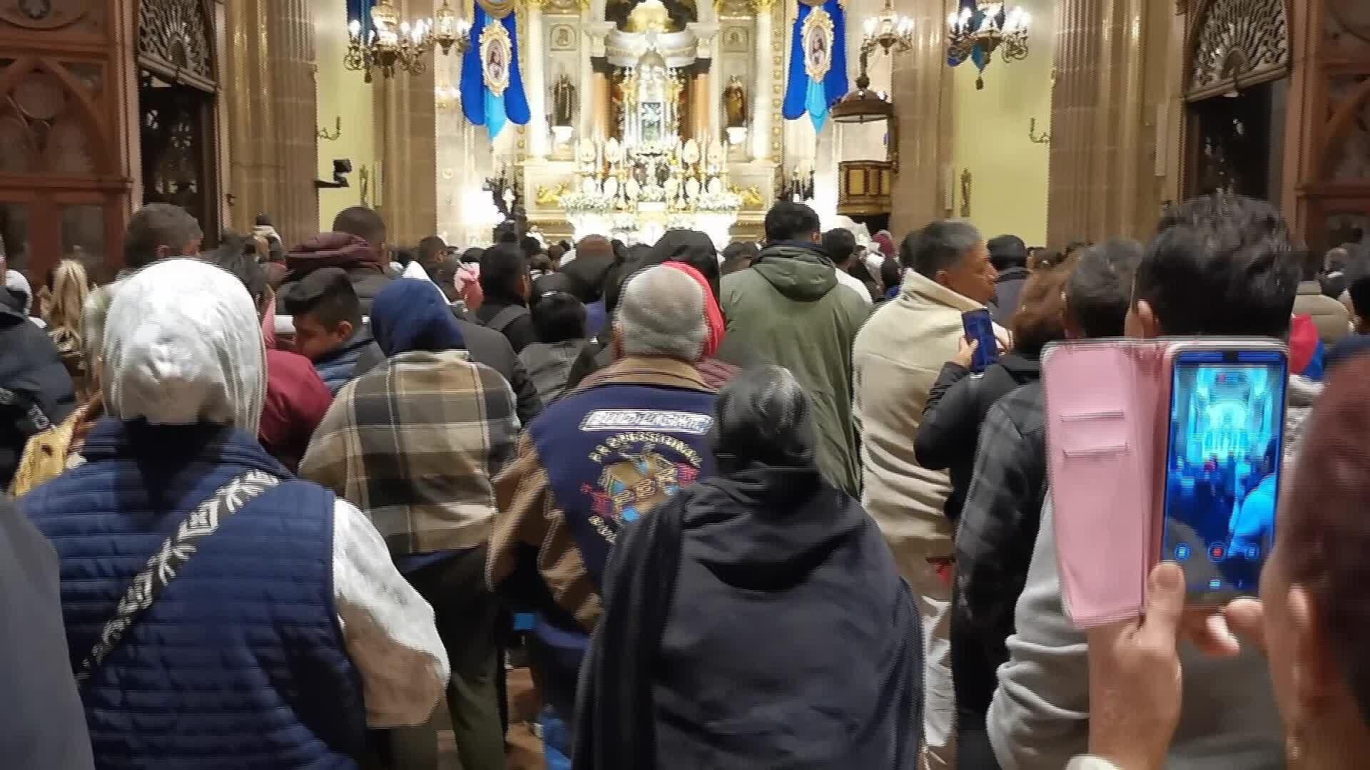 Abarrotan fieles basílica de San Juan por día de la candelaria