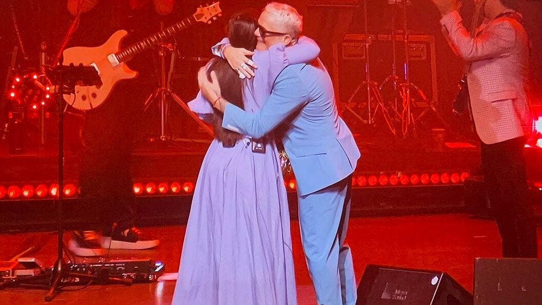 Elena Ríos Cantó ‘Cuando Nadie me Ve’ con Alejandro Sanz