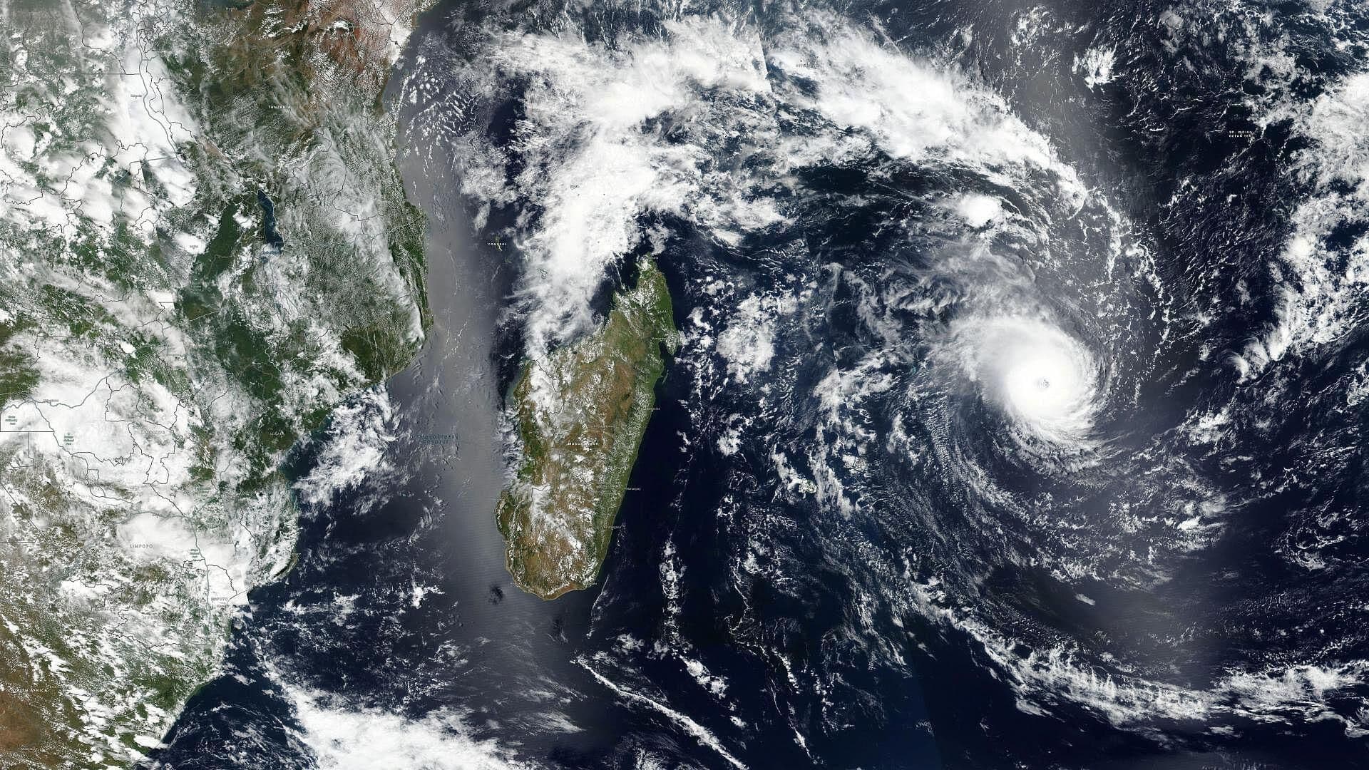 Ciclón Freddy se Dirige a las Costas de Mozambique