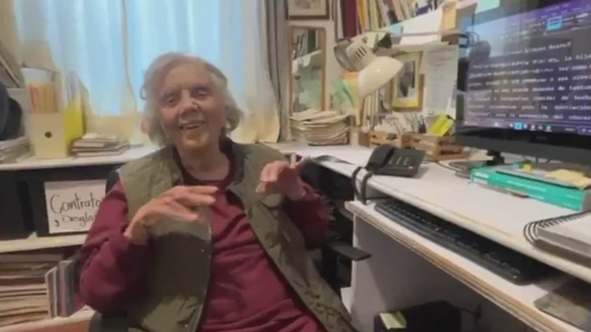 "No me He Muerto": Elena Poniatowska Habla sobre su Salud en Video