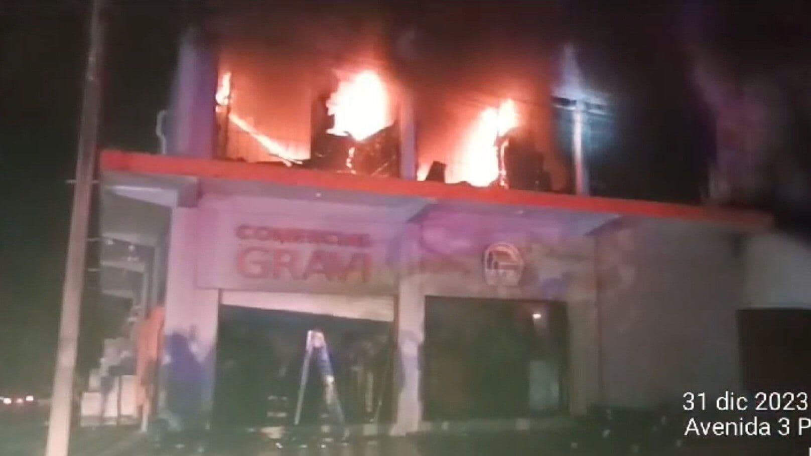 Se Registró Fuerte Incendio en una Ferretería de Omealca