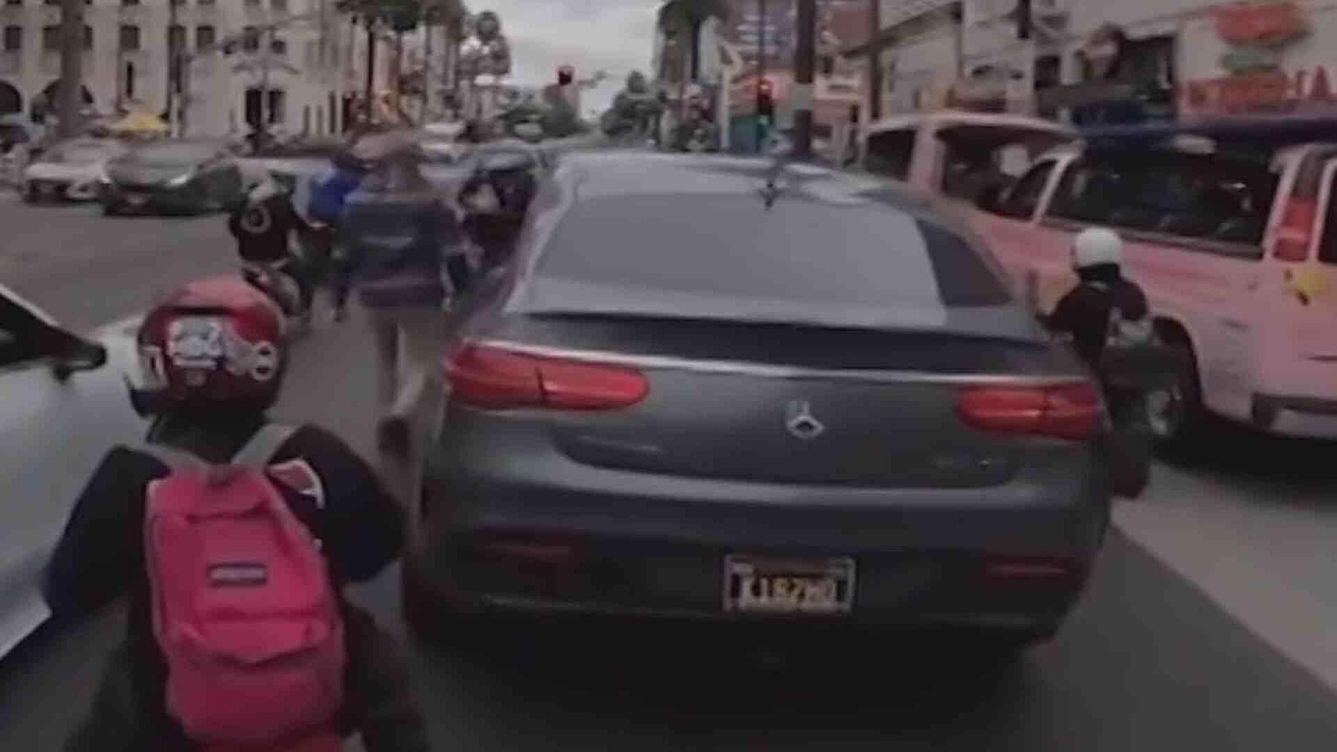 Actor de ‘Beverly Hills 90210’ es Golpeado por Motociclistas tras Incidente Vial