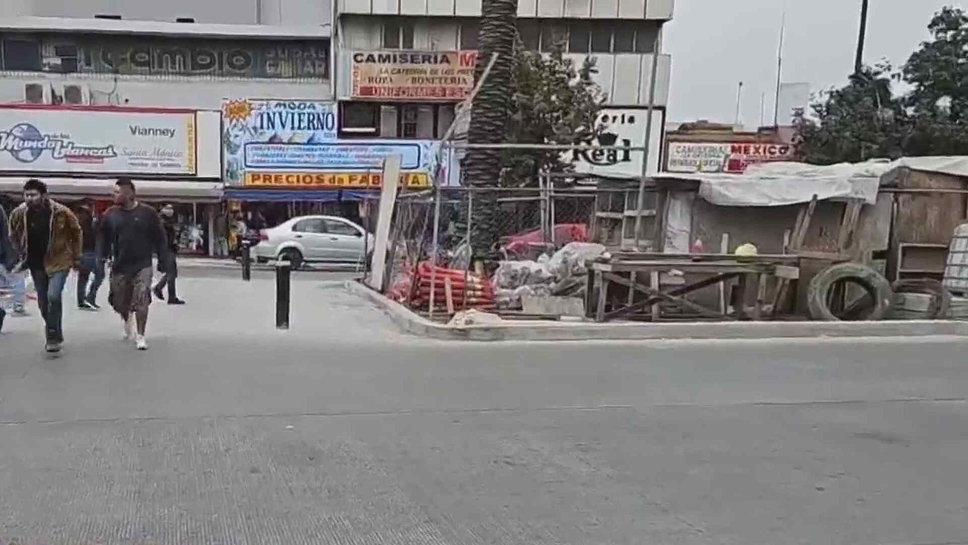 Entregas Obras a Medias en Arco de la Independencia en Monterrey