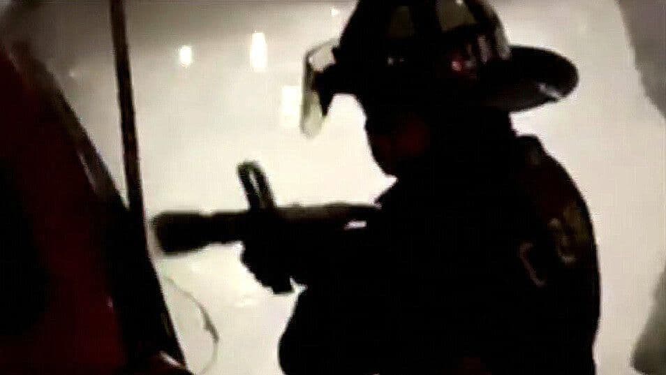 Se Incendia Camioneta en Hipódromo Condesa; Investigan Causas