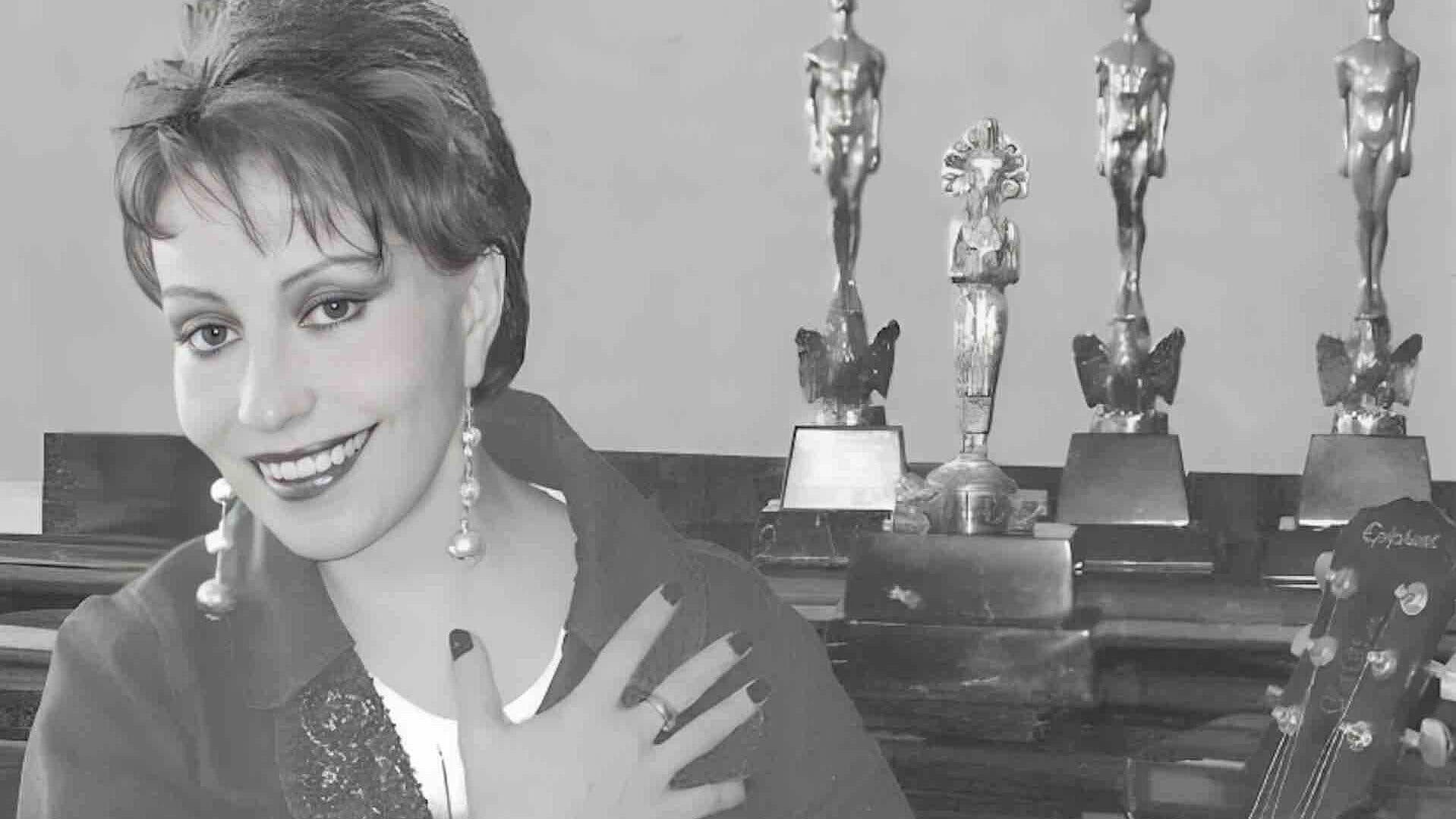 Sigue Despedida de Amparo Rubín en Funeraria de CDMX