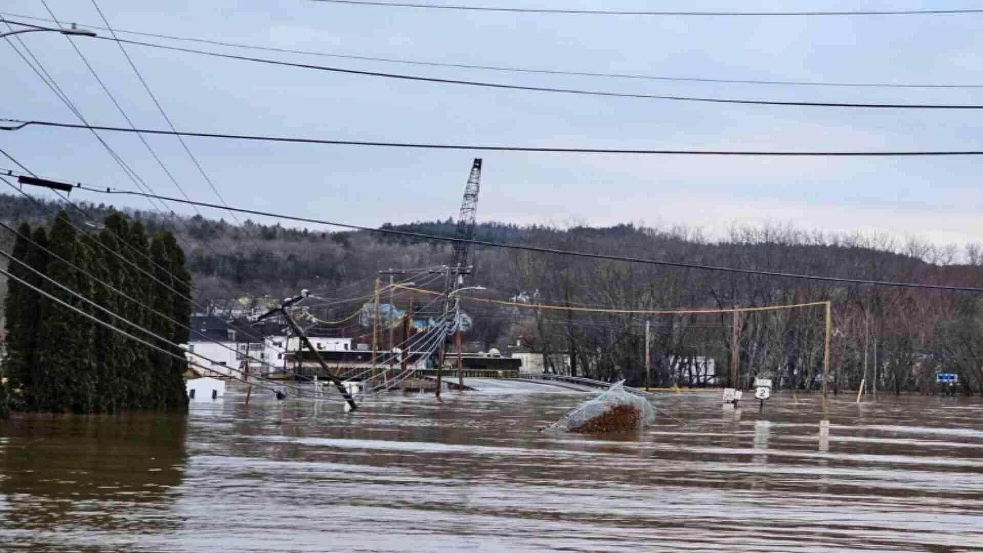 Tormenta Invernal Provoca Inundaciones Nunca Antes Vistas en Maine, EUA