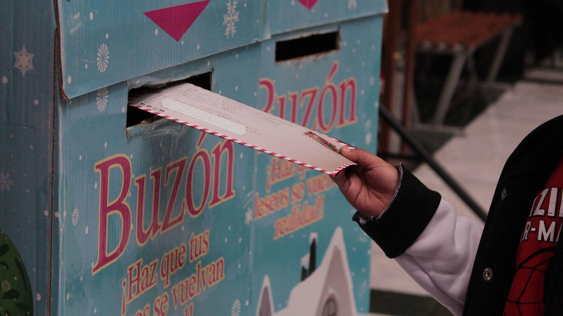 Niños Acuden al Palacio Postal en la CDMX para Mandar Carta a los Reyes Magos