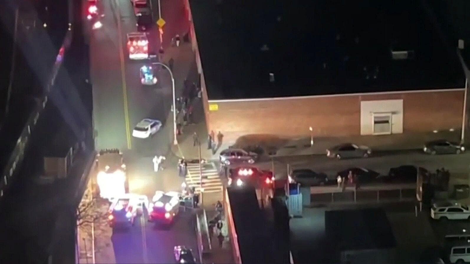 Tiroteo Masivo deja 10 Heridos en Queens, Nueva York