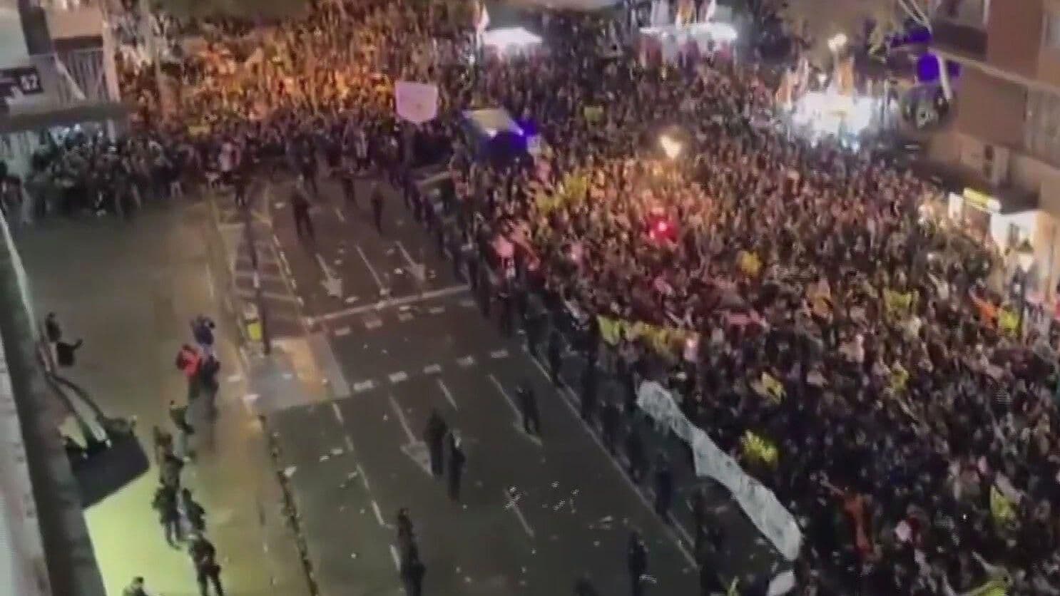 ¿Por Qué Miles de Aficionados del Valencia Protestaron antes del Partido Vs el Real Madrid?