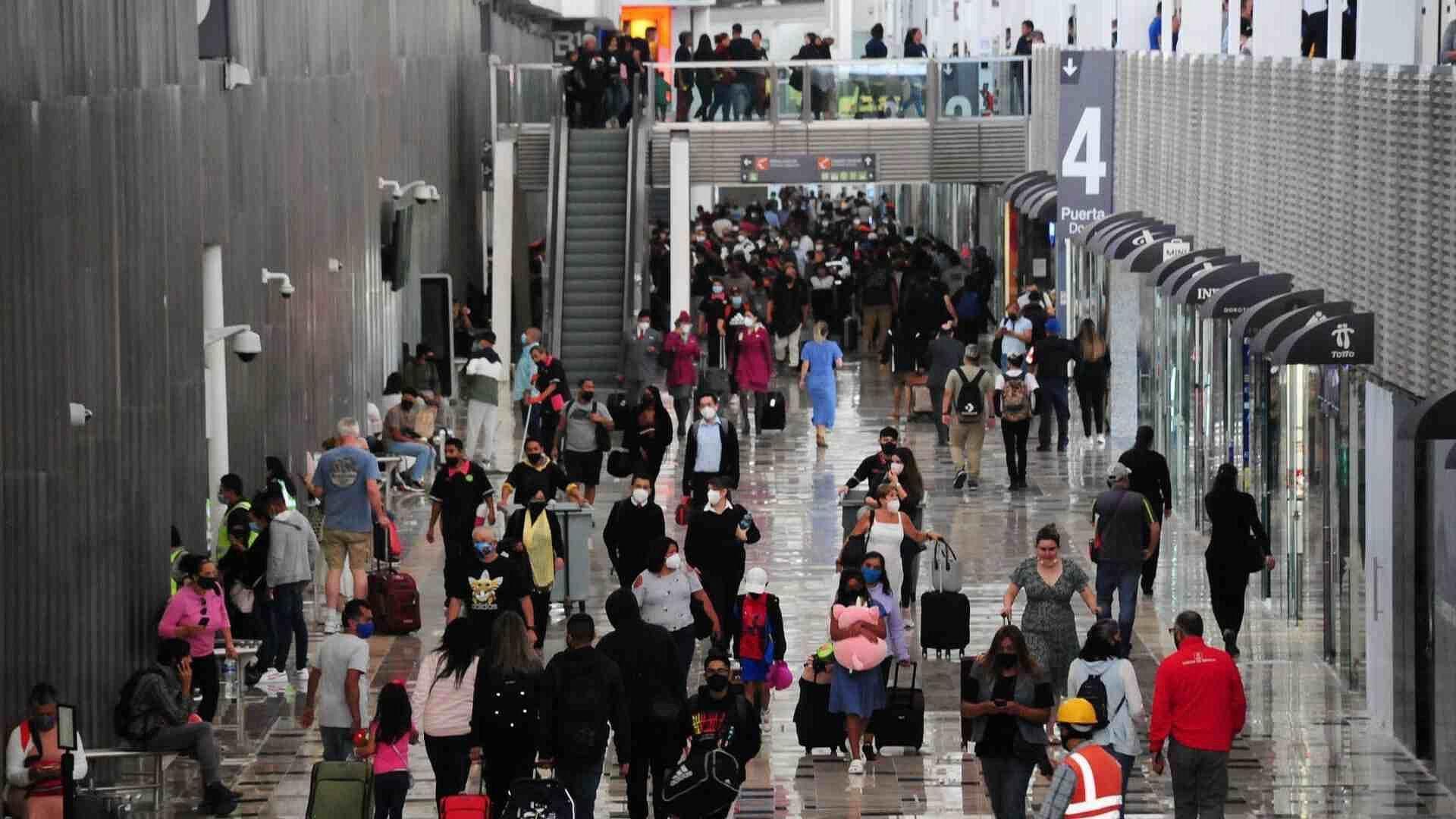 Pantalla Provoca Conato de Incendio en T1 del AICM