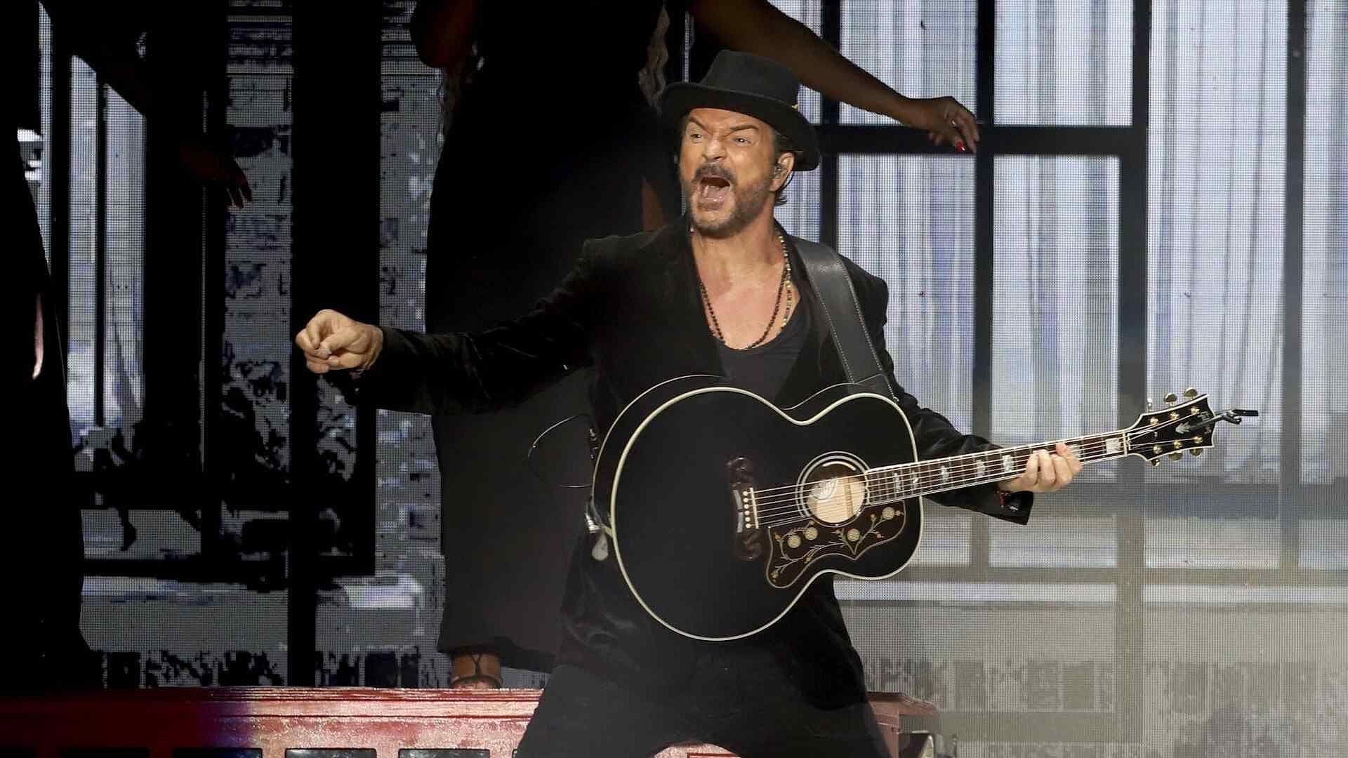 Ricardo Arjona Celebra 60 Años de Edad Previo a Cirugía de Columna