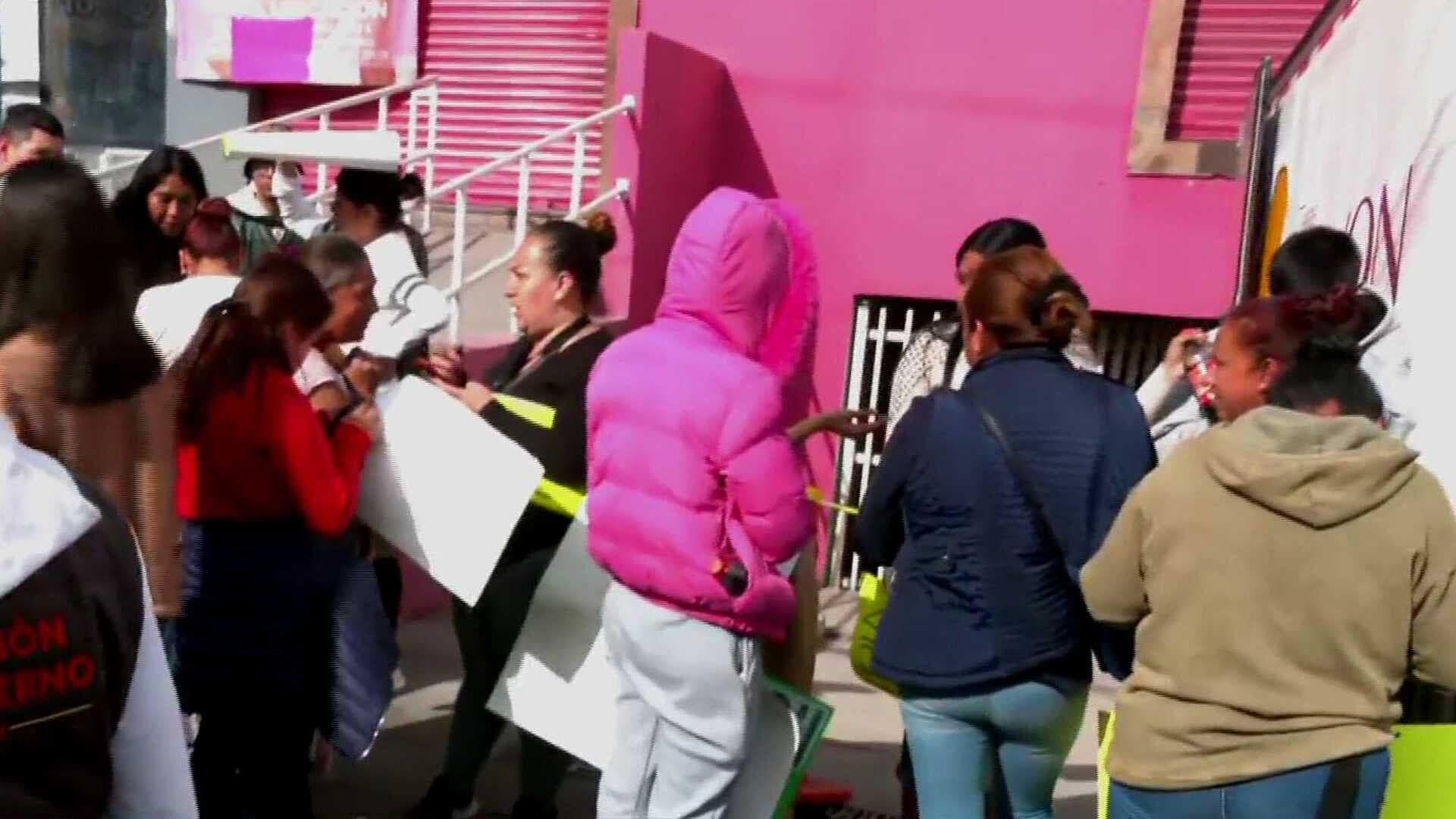 Padres de Familia Bloquean la Av. José López Portillo por Abuso Sexual en Escuela