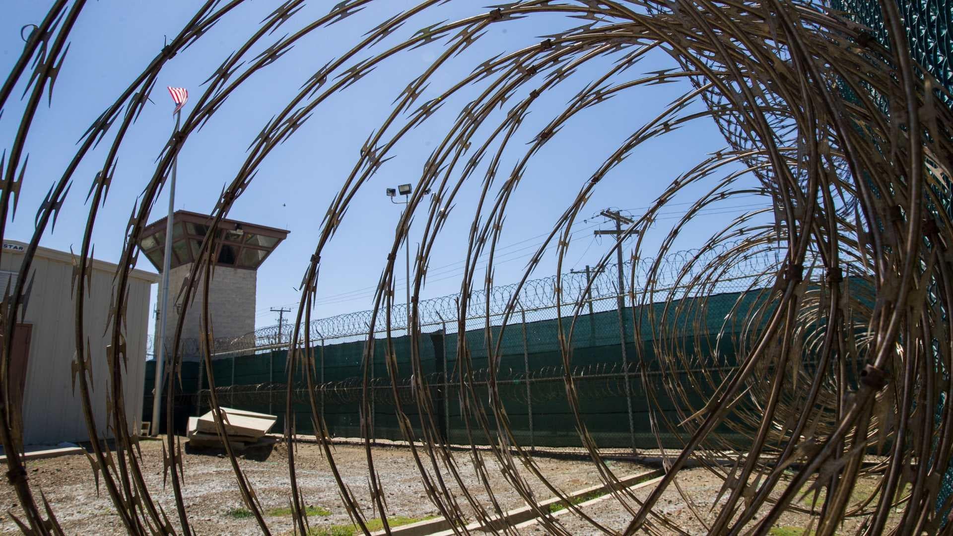 ¿Cómo es la Prisión de Guantánamo a la que EUA Envía Migrantes?