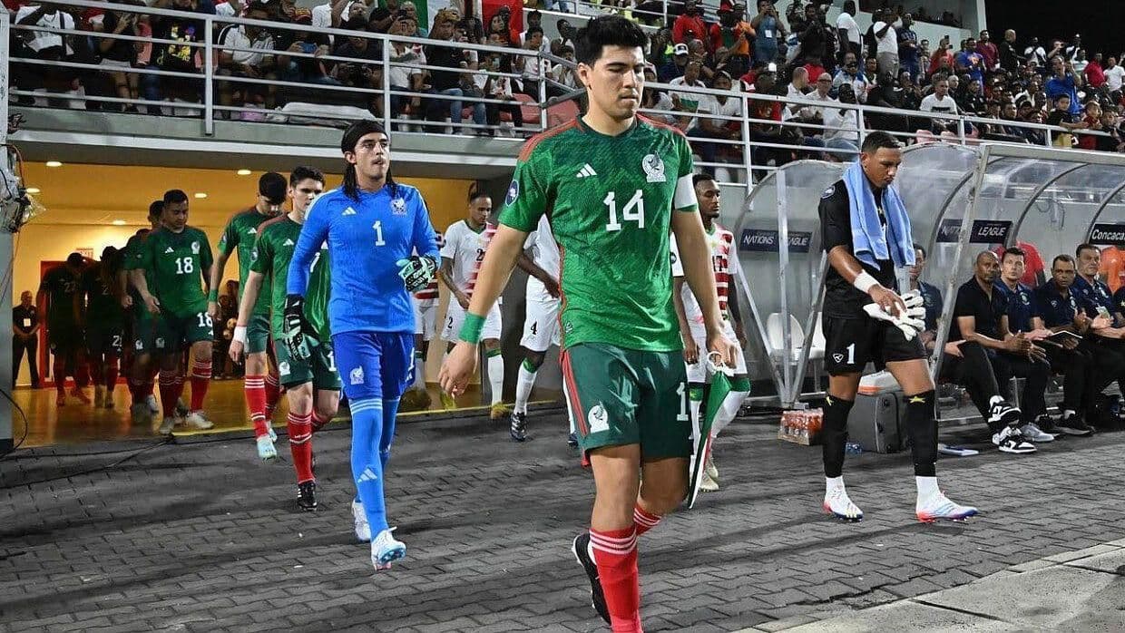 Selección Mexicana se Impone 2-0 a Surinam
